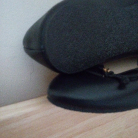 Women's Shoes - Picture 2 of 8